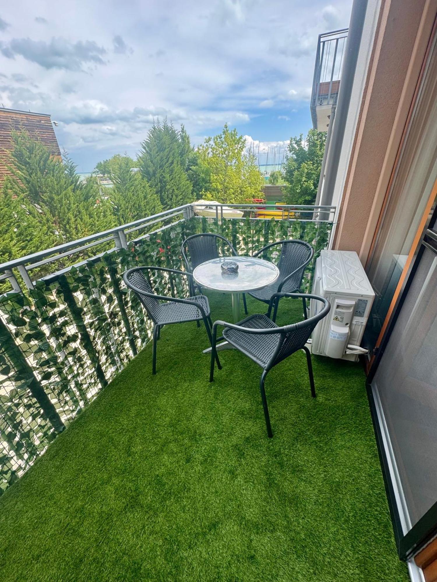 Silver Marina Apartment-Orzoett Melygarazs Balatonfured Luaran gambar
